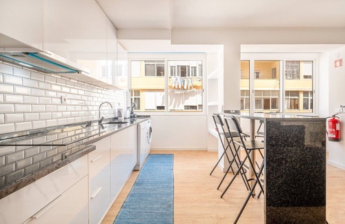 Carvoeira Apartment | GuestReady - Grey pearl in Queluz