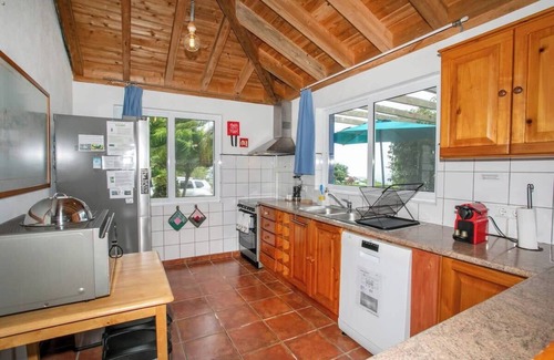 Ponta Delgada Cottage | GuestReady - Vivenda Mar e Monte