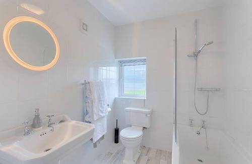 Ballyconneely Cottage | Guinness House