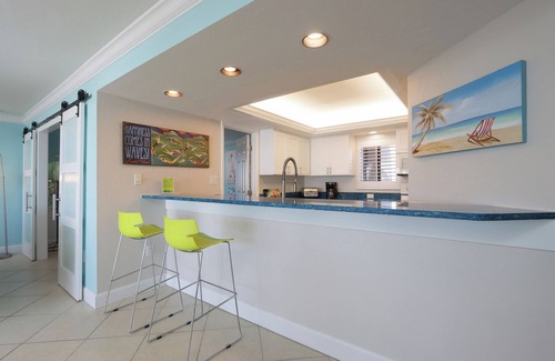 Beachview Country Club Estates Condo | Gulf Front, Top Floor, Two Bedroom Condo with Den - Sundial L405