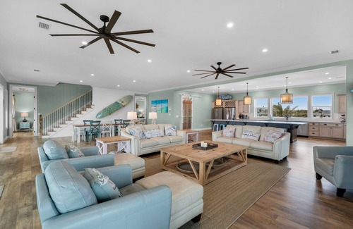 Pensacola Beach House | 🏝️Gulf Views-Private Pool-Event Space Emerald Oasis 🏝️