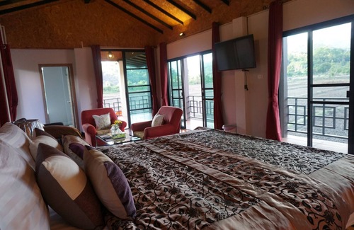 Fang Hotel | Gumbie House