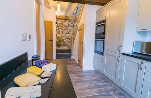 Beaumaris Cottage | Gwel y Fenai - a coastal that sleeps 4 guests in 2 bedrooms