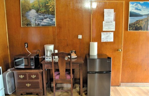 Cooper Landing Cabin | Gwin's Lodge Willow Cabin #4