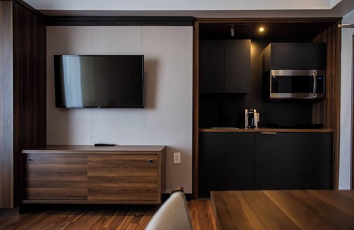 Chicoutimi Hotel | Hôtel Chicoutimi