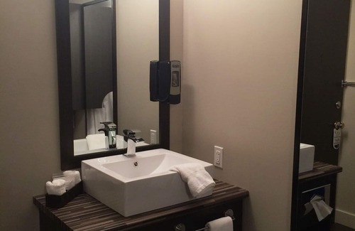 St. Felicien Hotel | Hôtel de la Boréalie