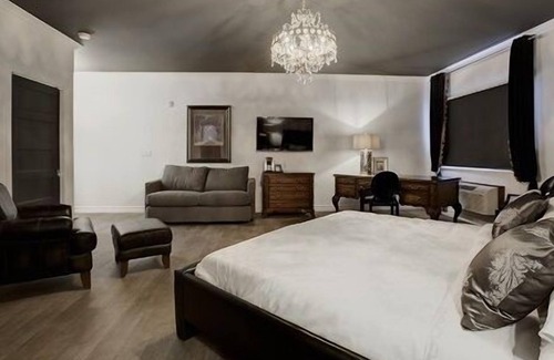 Saint-Victor Hotel | Hôtel Historique Route 66