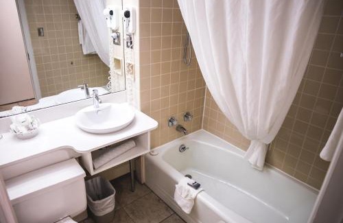 Baie Comeau Hotel | Hôtel le Manoir Baie-Comeau