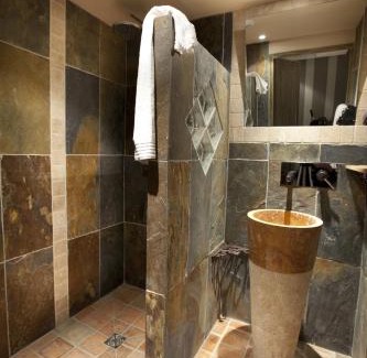 Tour-de-Faure Hotel | Hôtel-Spa Le Saint Cirq