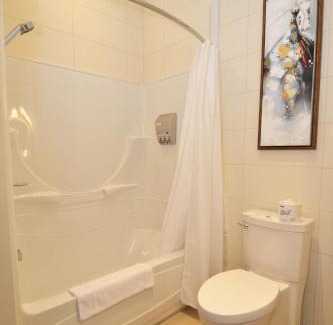 Riviere-du-Loup Regional County Municipality Hotel | Hôtel Universel, Centre de congrès Rivière-du-Loup