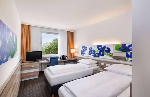 Diedenbergen Hotel | H+ Hotel Frankfurt Airport West