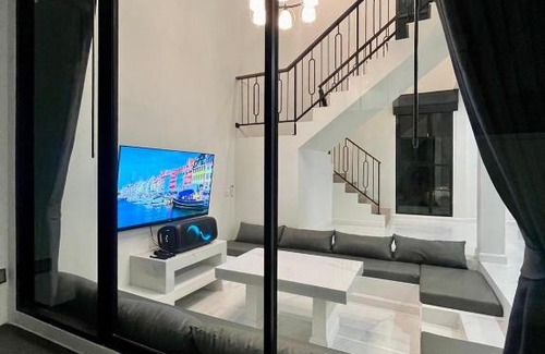 Saen Suk Villa | H1-2 Hidden Space Private Pool Villa-บางแสน