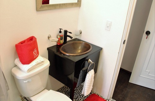 Benito Juarez Hotel | Habitación 104 Cristina