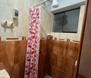Ayacucho House | Habitación con baño privado