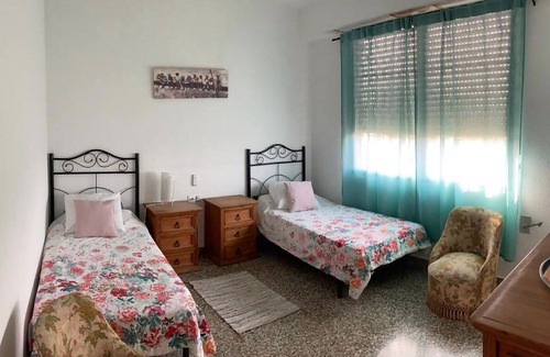 Picasent Bed & Breakfast | Habitación Privada en chalet con Piscina y Jacuzzi en Picassent