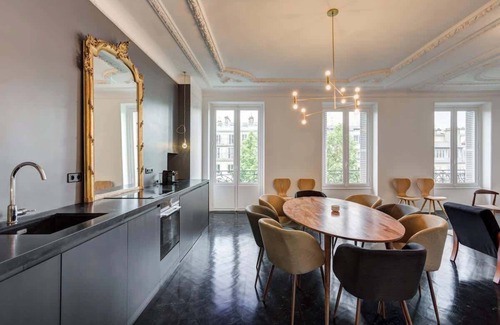 Quartier du Faubourg-Montmartre Apartment | Habitat Parisien - 4BR/4BA Air Con - Opera