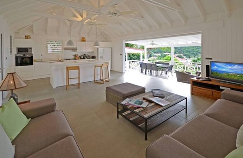 Grande Vigie House | Habitation Saint Louis, 2 Min Walk to the Beach!