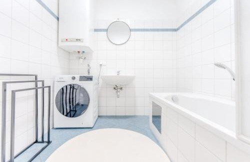 Gries Apartment | Hakuna Central Loft - urban hideaway