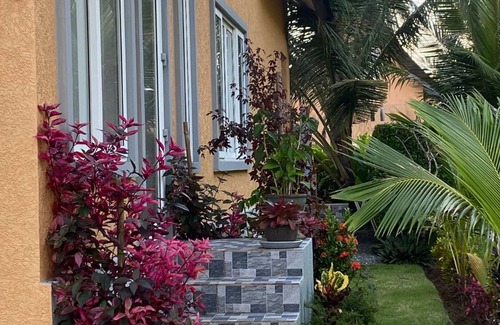 Klong Son Villa | Half-moon pool villa