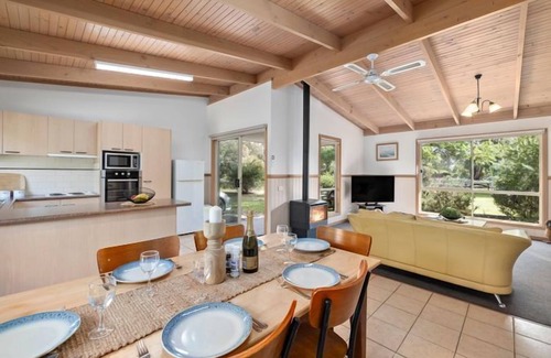 Halls Gap Apartment | Halls Haven Holiday Units