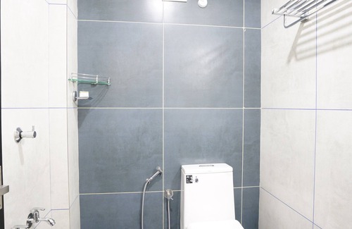 Thrippunithura Hotel | Halo Residency