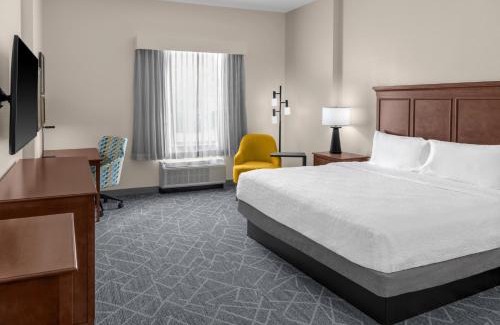 Coconut Creek Hotel | Hampton Inn and Suites Coconut Creek