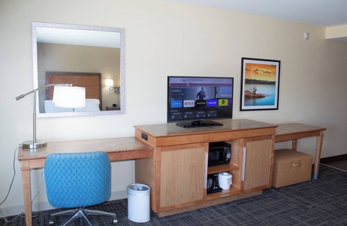 Big Rapids Hotel | Hampton Inn Big Rapids