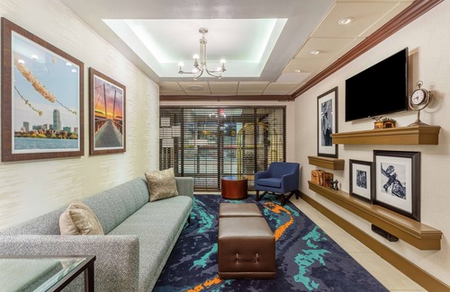 Peabody Hotel | Hampton Inn Boston/Peabody