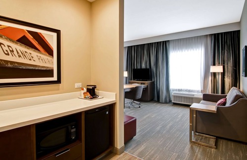 Grande Prairie Hotel | Hampton Inn & Suites by Hilton Grande Prairie