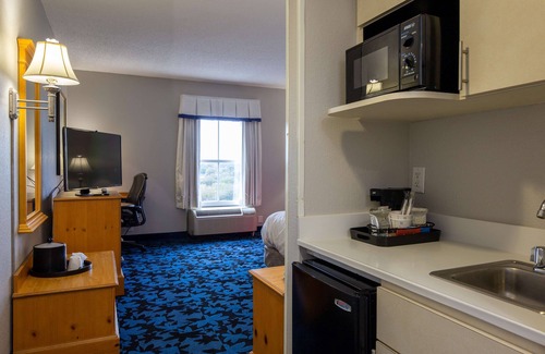 Southside Hotel | Hampton Inn & Suites Jacksonville Deerwood Park