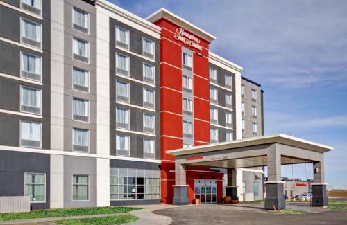 Medicine Hat Hotel | Hampton Inn & Suites - Medicine Hat