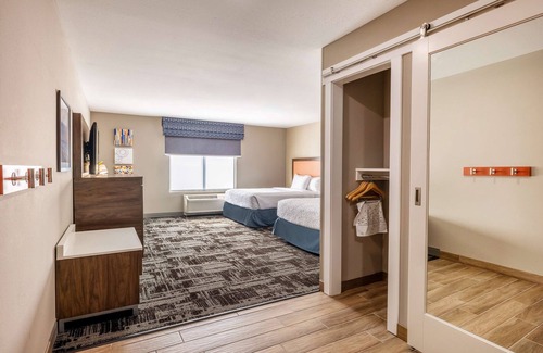 Benton Harbor Hotel | Hampton Inn & Suites Benton Harbor