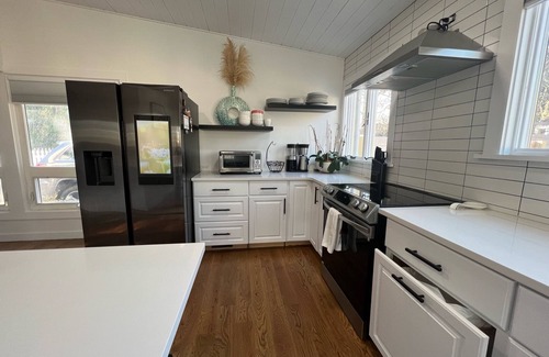 Hampton Bays House | Hamptons 2 bedroom with heated pool