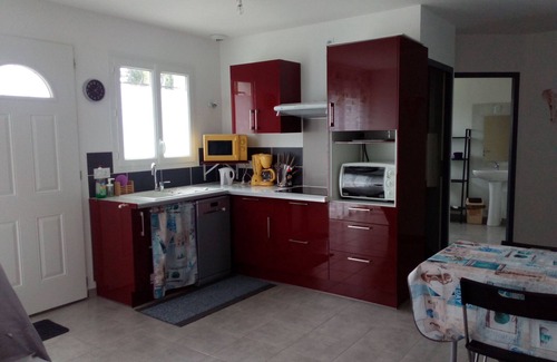 Leon House | Handicap-accessible cottage with private heated pool