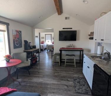 Fruita House | Handlebar Heaven! Cute Cottage in Downtown Fruita