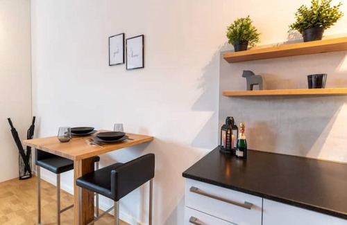 Altdorf Condo | Handmade | Kitchen | Office | High quality | Netflix