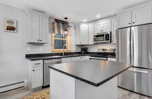 Hanover Cabin | Hanover Hideaway- Brand New Ski Chalet!