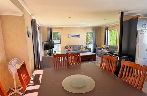 Kuratau House | Happiness at the Lake, Kuratau