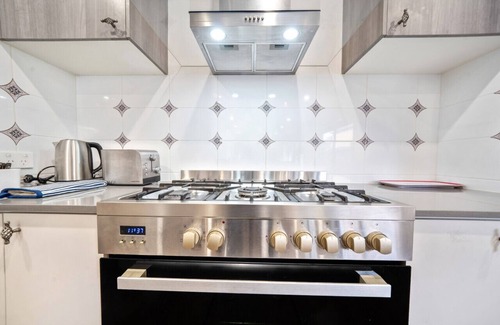 Berwick Villa | Happy Cozy Convenient 4BR, Breezy, Near Mall, Park