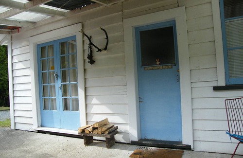 Blackball Cottage | Happy Harry's Hutch - Paparoa Great Walk Accommodation