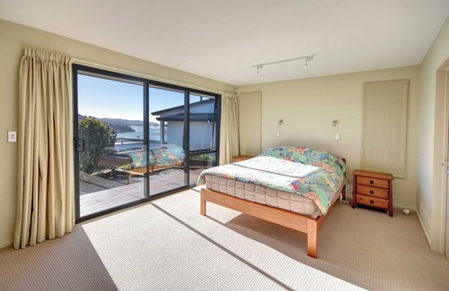 Dunedin House | Harbour Heights. Stunning views of Dunedin Harbour & beyond!