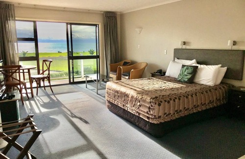 Ahuriri Hotel | Harbour View Motel on Ahuriri Beach in Napier NZ with sea view suites