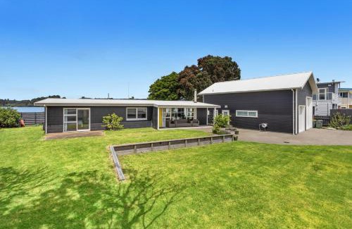 Ohope House | Harbourside - Ohope Holiday Home