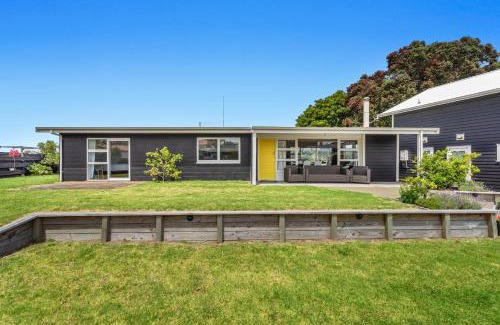 Ohope House | Harbourside - Ohope Holiday Home