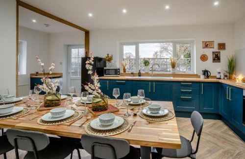 Brecon House | Harp Cottage