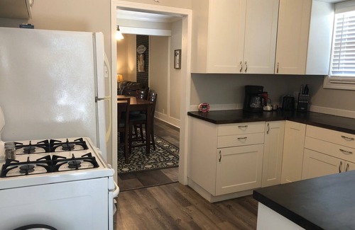 Litchfield House | Harrison House; Litchfield, IL; Pets welcome