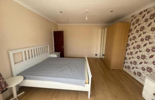 Moffat Apartment | Harrow Inn Rooms