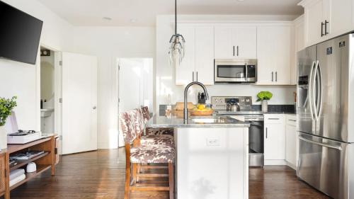 Chestnut Hill Apartment | Hart Suite Buyout 2 by AvantStay Two Nashville Town Houses w Stunning Amenities Design