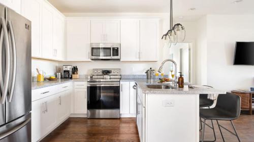 Chestnut Hill House | Hart Suite Buyout 5 by AvantStay Two Town House Buyout w Modern Amenities in Nashville