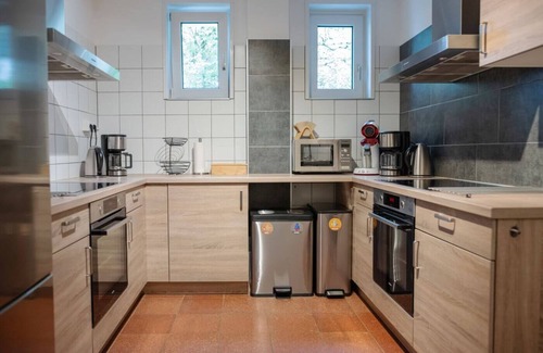 Langewiese House | Haus BerchStein - unique, upscale & cozy up to 18 pers., from 2026 to 25!